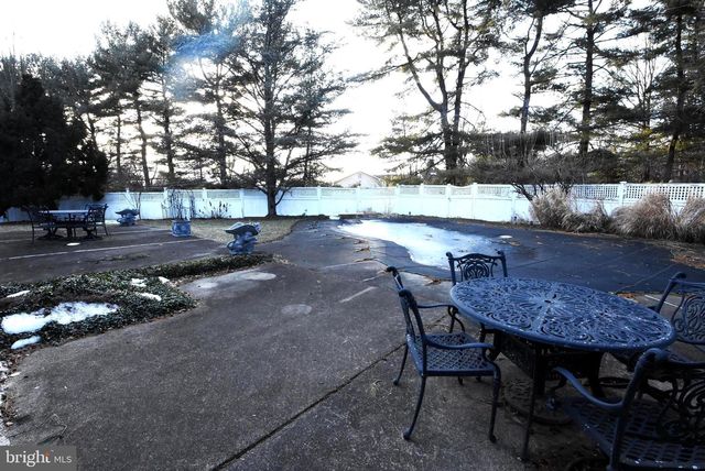 1850 BRIARCLIFF TER, Allentown, PA 18103