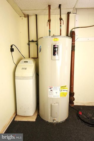 1850 BRIARCLIFF TER, Allentown, PA 18103