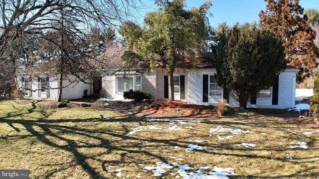 1850 BRIARCLIFF TER, Allentown, PA 18103