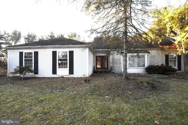 1850 BRIARCLIFF TER, Allentown, PA 18103