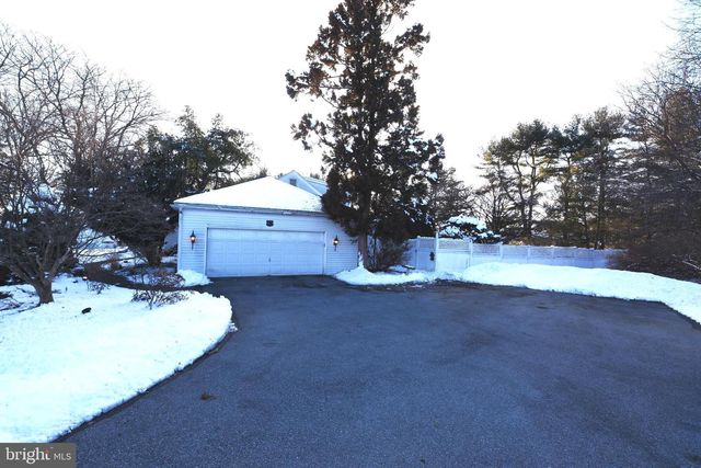 1850 BRIARCLIFF TER, Allentown, PA 18103