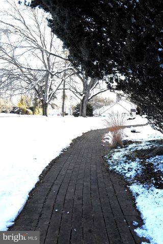 1850 BRIARCLIFF TER, Allentown, PA 18103