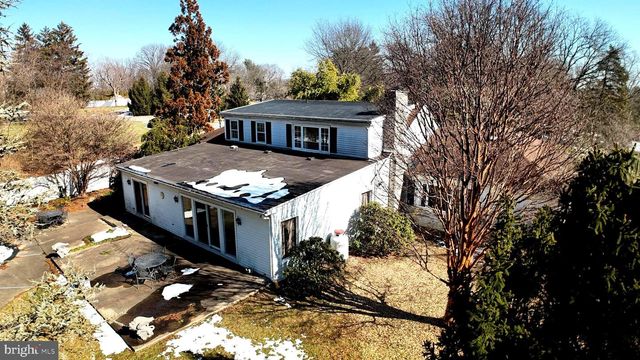 1850 BRIARCLIFF TER, Allentown, PA 18103