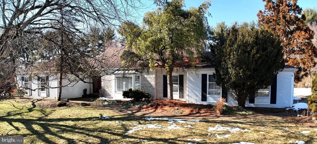 1850 BRIARCLIFF TER, Allentown, PA 18103