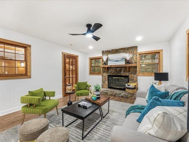 4390 Chelou Drive, Austell, GA 30106