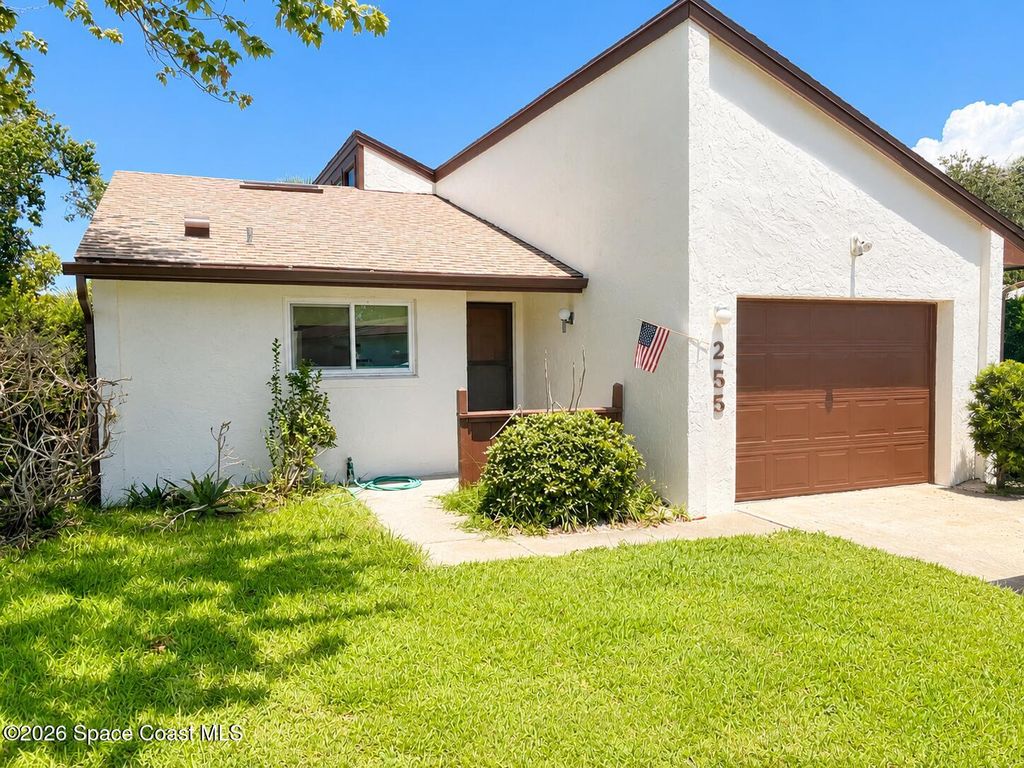 255 Applewood Circle, Melbourne, FL 32940