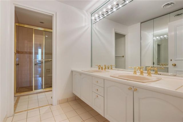 2660 Peachtree Road NW 15G, Atlanta, GA 30305