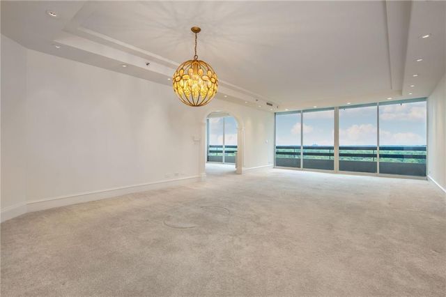 2660 Peachtree Road NW 15G, Atlanta, GA 30305
