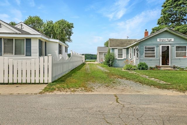 10 Barnes Street, Wareham, MA 02571