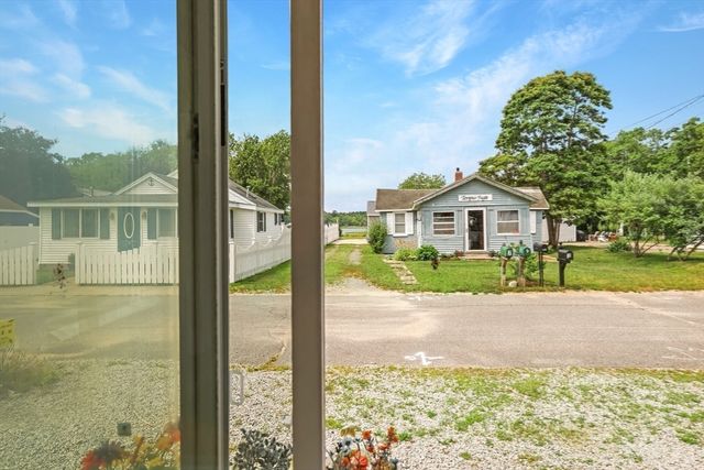 10 Barnes Street, Wareham, MA 02571