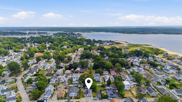 10 Barnes Street, Wareham, MA 02571