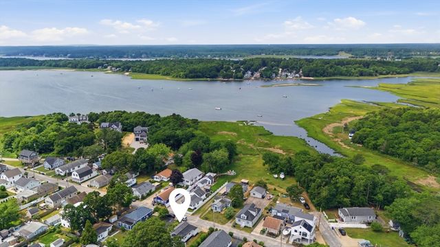 10 Barnes Street, Wareham, MA 02571