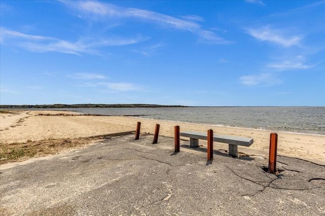 10 Barnes Street, Wareham, MA 02571