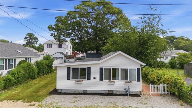 10 Barnes Street, Wareham, MA 02571