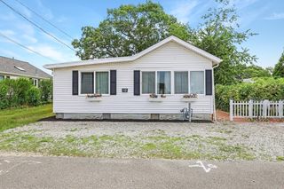 10 Barnes Street, Wareham, MA 02571