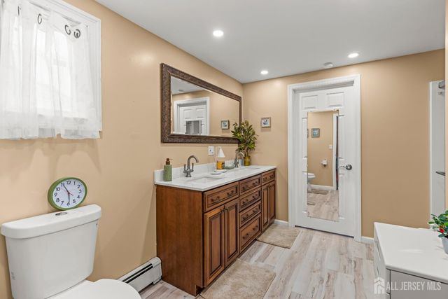 251 Arlington Drive, Fords, NJ 08863