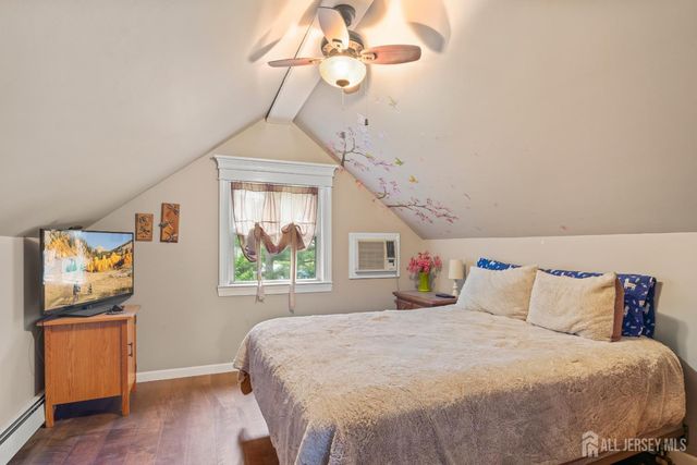 251 Arlington Drive, Fords, NJ 08863