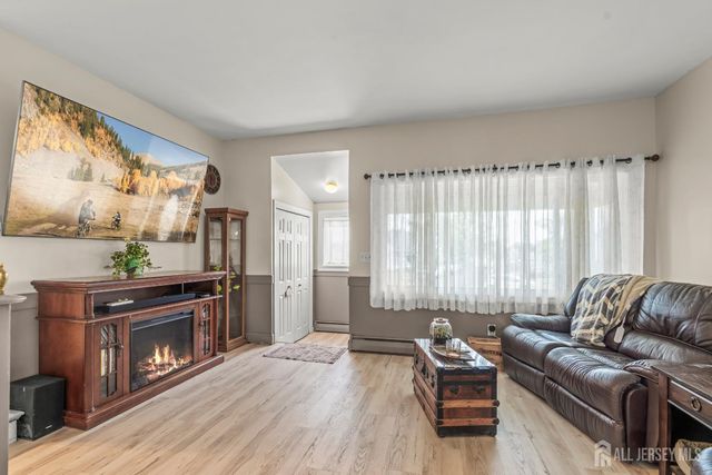 251 Arlington Drive, Fords, NJ 08863