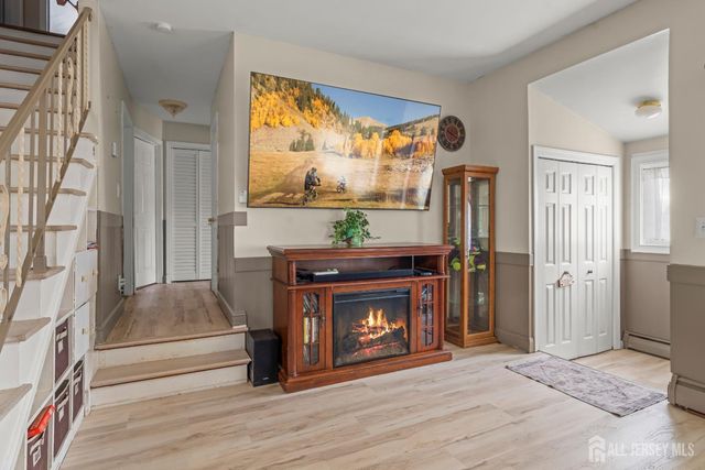 251 Arlington Drive, Fords, NJ 08863