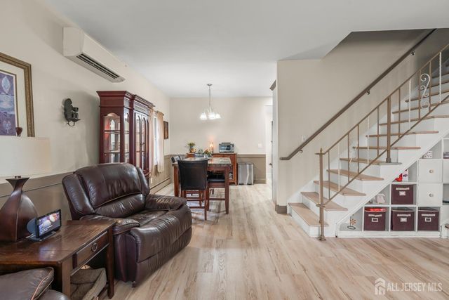251 Arlington Drive, Fords, NJ 08863