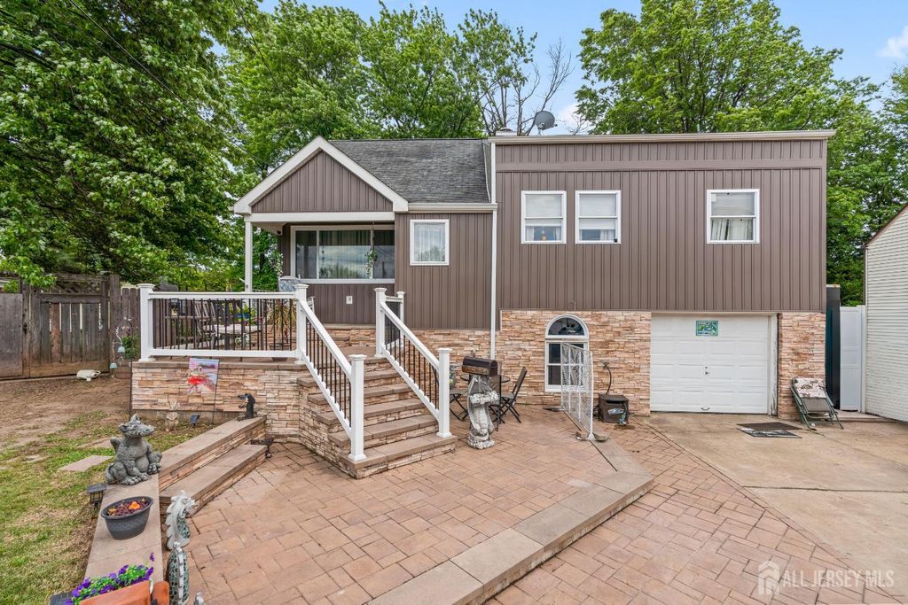 251 Arlington Drive, Fords, NJ 08863