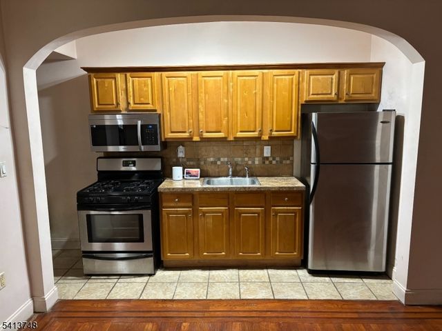 5 Pomona Ave 4A, Newark City, NJ 07112