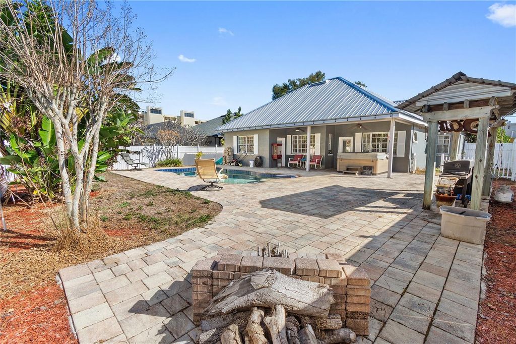 Image 27 of property listing at 1224 7TH STREET NW, Winter Haven, FL 33881