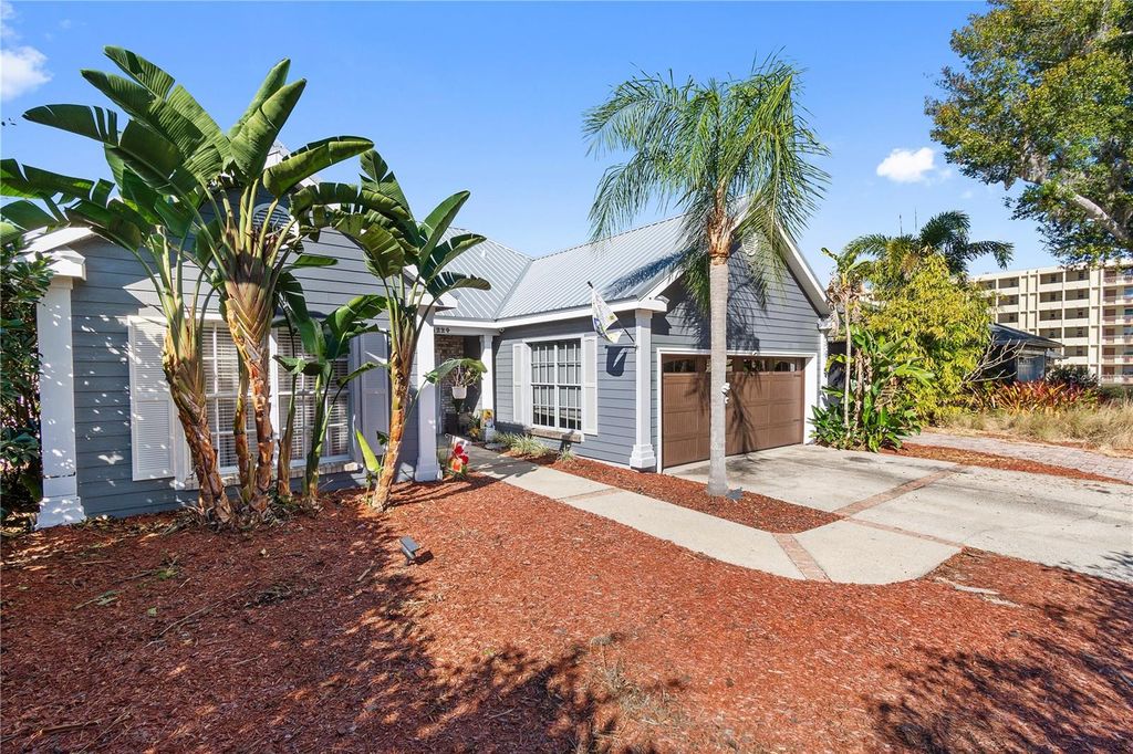 Image 28 of property listing at 1224 7TH STREET NW, Winter Haven, FL 33881