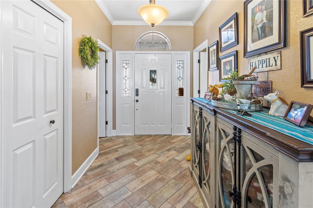 Image 4 of property listing at 1224 7TH STREET NW, Winter Haven, FL 33881