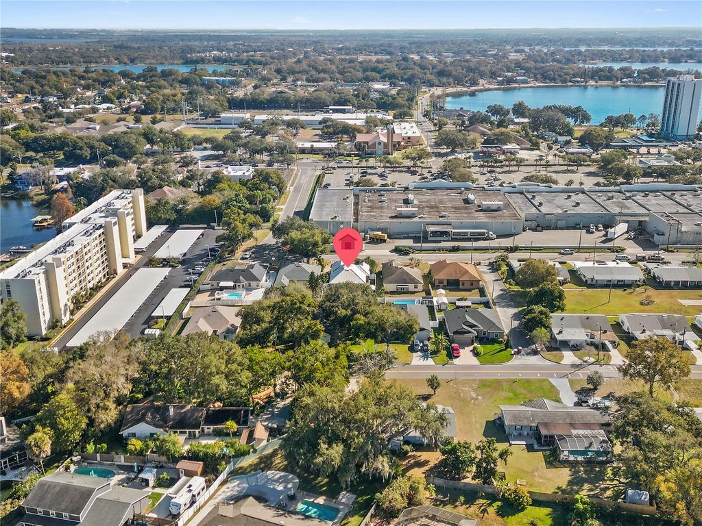 Image 38 of property listing at 1224 7TH STREET NW, Winter Haven, FL 33881