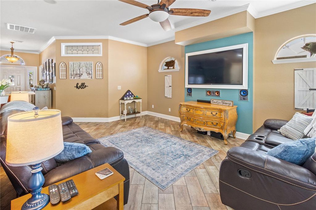 Image 8 of property listing at 1224 7TH STREET NW, Winter Haven, FL 33881