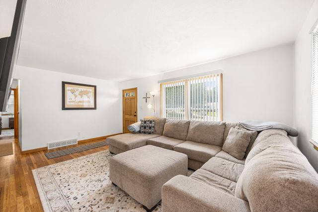 2500 Arthur Avenue, Des Moines, IA 50317