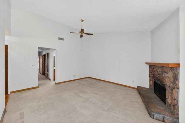 9353 Aizenberg Cir, Elk Grove, CA 95624