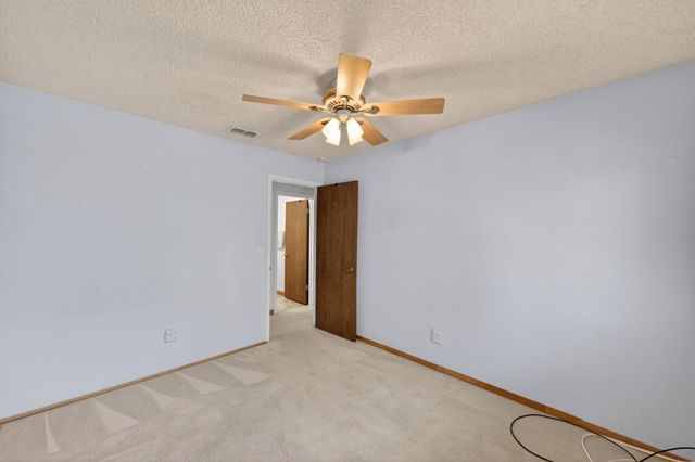 9353 Aizenberg Cir, Elk Grove, CA 95624