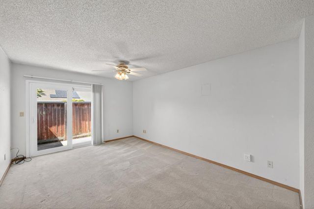 9353 Aizenberg Cir, Elk Grove, CA 95624