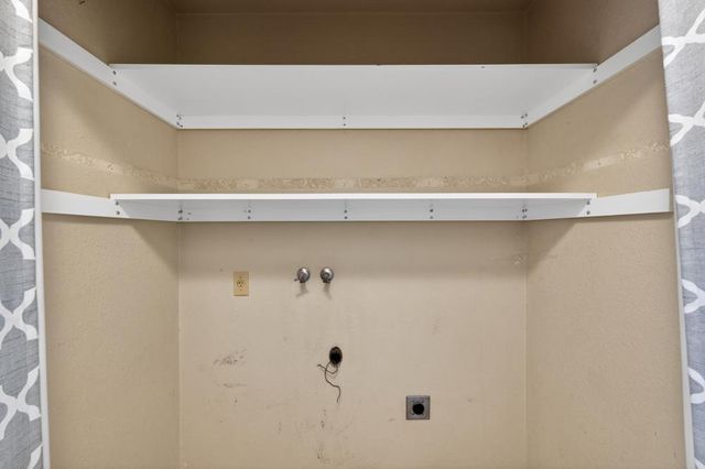 9353 Aizenberg Cir, Elk Grove, CA 95624