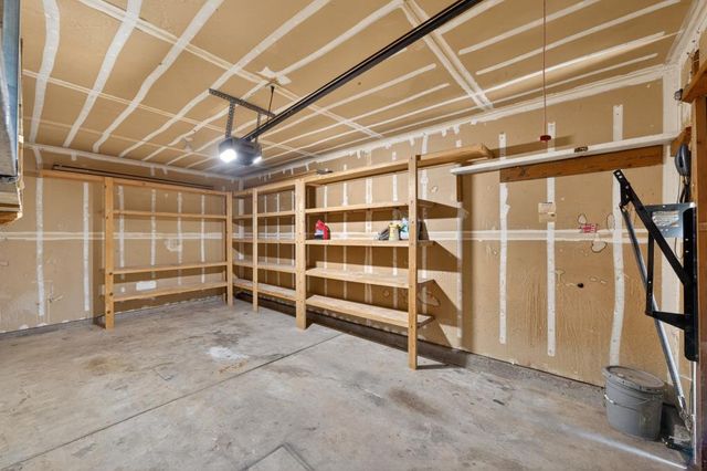 9353 Aizenberg Cir, Elk Grove, CA 95624