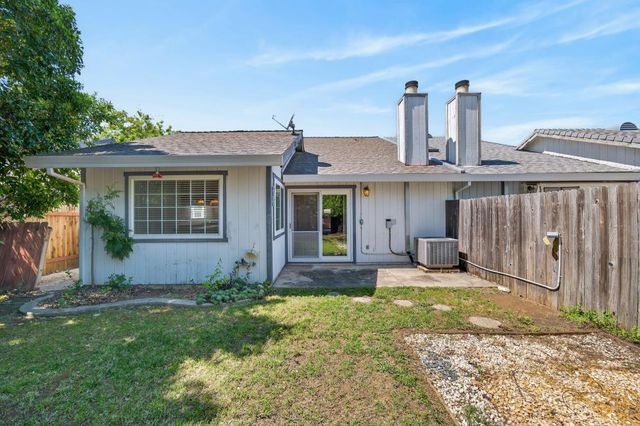 9353 Aizenberg Cir, Elk Grove, CA 95624
