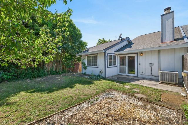 9353 Aizenberg Cir, Elk Grove, CA 95624