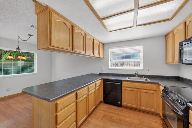 9353 Aizenberg Cir, Elk Grove, CA 95624