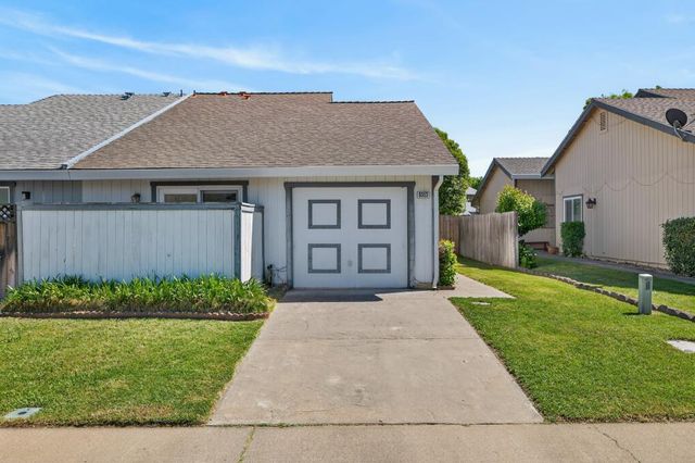 9353 Aizenberg Cir, Elk Grove, CA 95624