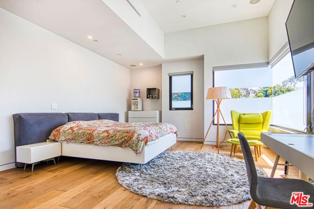 2345 27th Street, Santa Monica, CA 90405