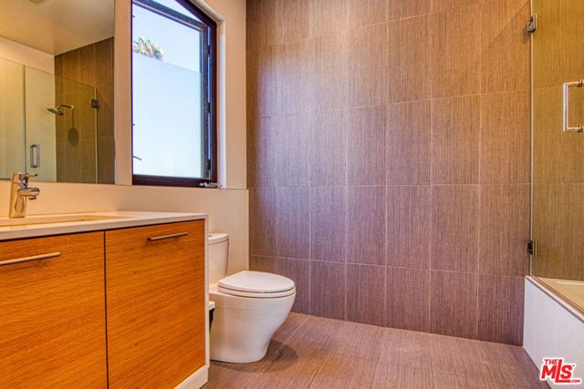 2345 27th Street, Santa Monica, CA 90405