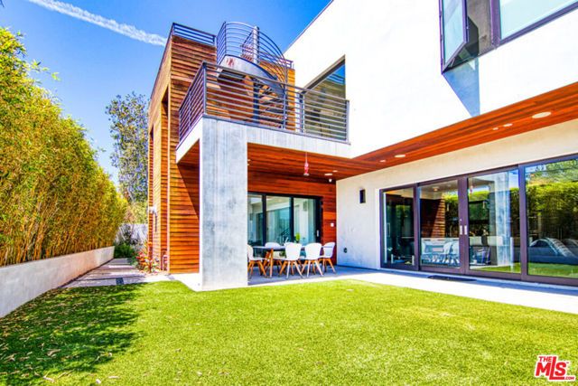 2345 27th Street, Santa Monica, CA 90405