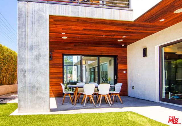 2345 27th Street, Santa Monica, CA 90405