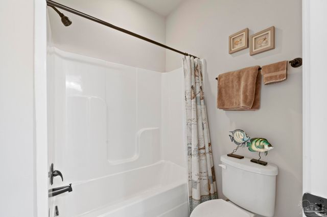 1544 Sabal Palm Dr, Gulf Breeze, FL 32563