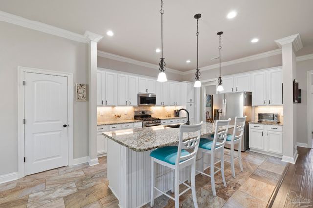 1544 Sabal Palm Dr, Gulf Breeze, FL 32563