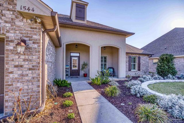 1544 Sabal Palm Dr, Gulf Breeze, FL 32563