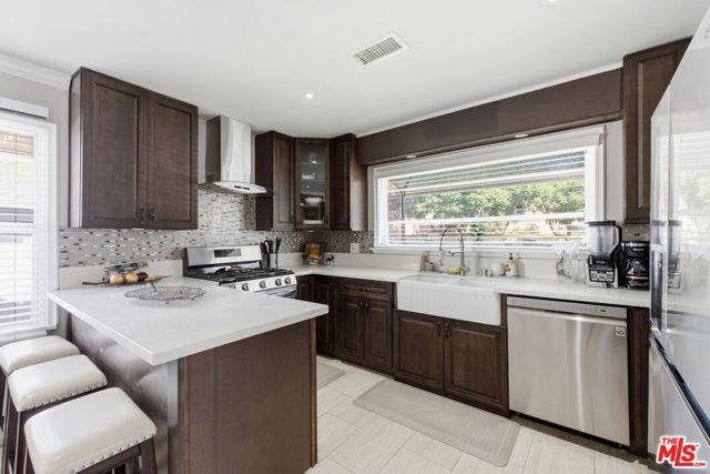 332 E Plymouth Street, Inglewood, CA 90302
