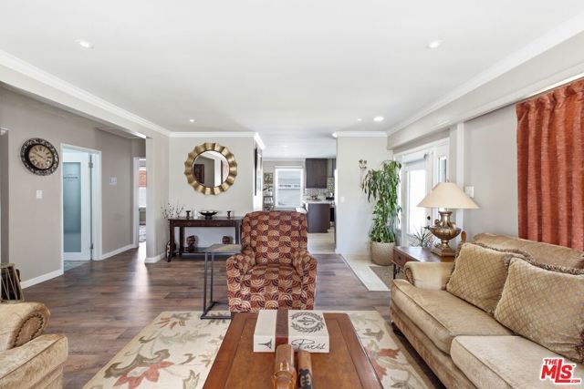 332 E Plymouth Street, Inglewood, CA 90302